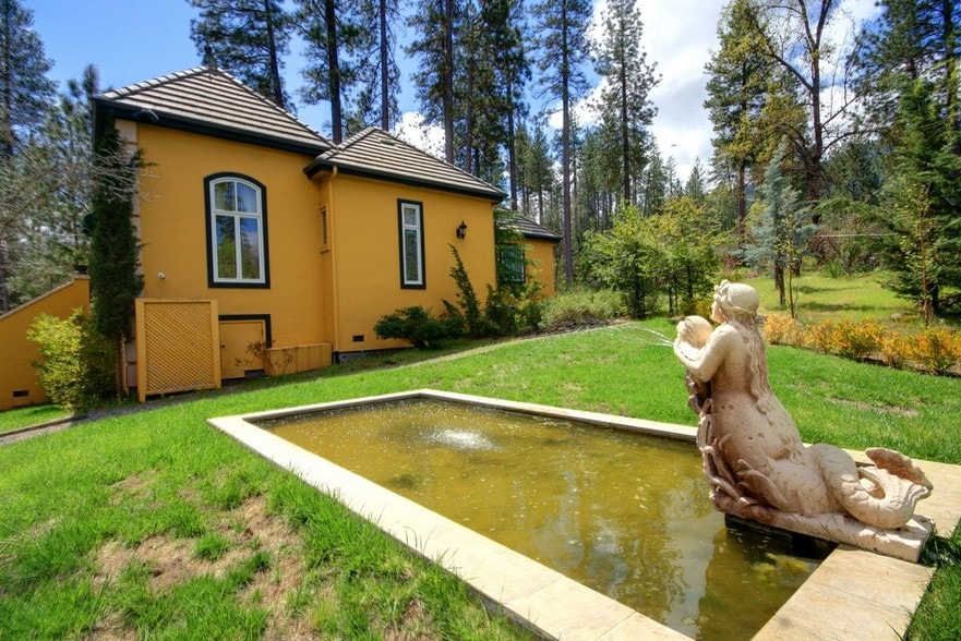 More Photos Of 48644 Victoria Ln, Oakhurst Hospitality For Sale