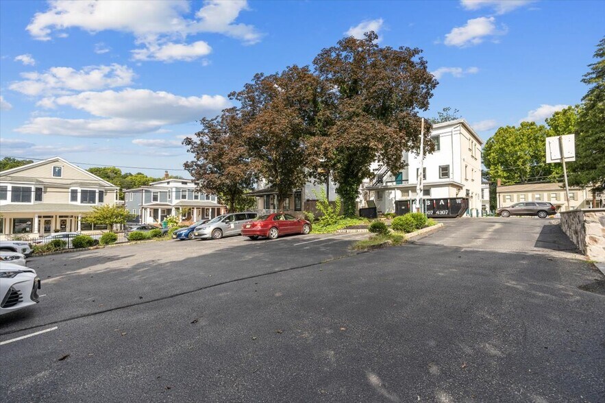 More Photos Of 5 Leigh St, Clinton Township Office For Lease