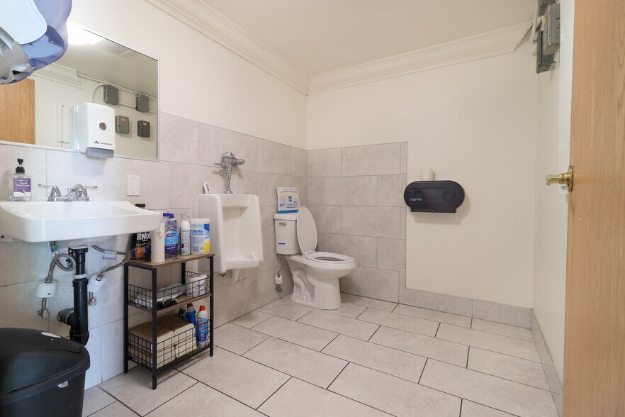 More Photos Of 110 S Garfield Ave, Montebello Medical For Sale