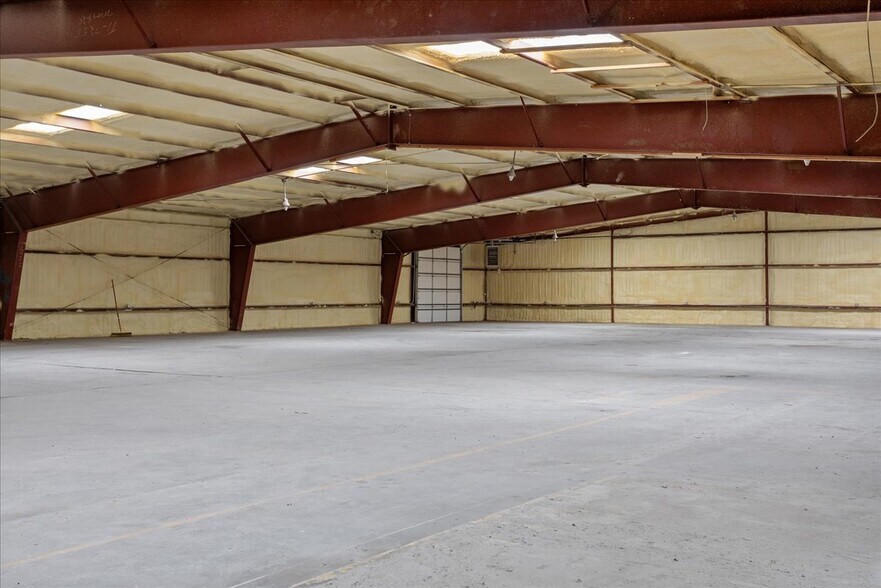 More Photos Of 2302 W Lincolnway, Cheyenne Light Manufacturing For Sale