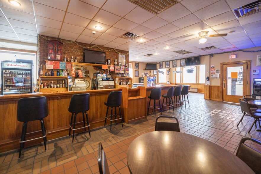 More Photos Of 100 S Washington St, Lake City Restaurant For Sale