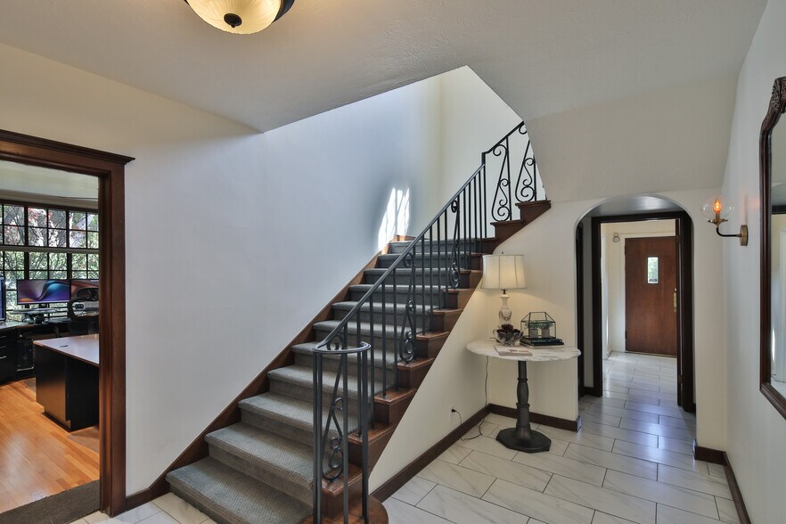More Photos Of 592 N Euclid, Upland Medical For Sale