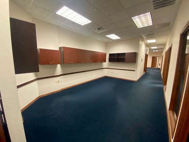 More Photos Of 11031 US Hwy 19 N, Port Richey Medical For Lease