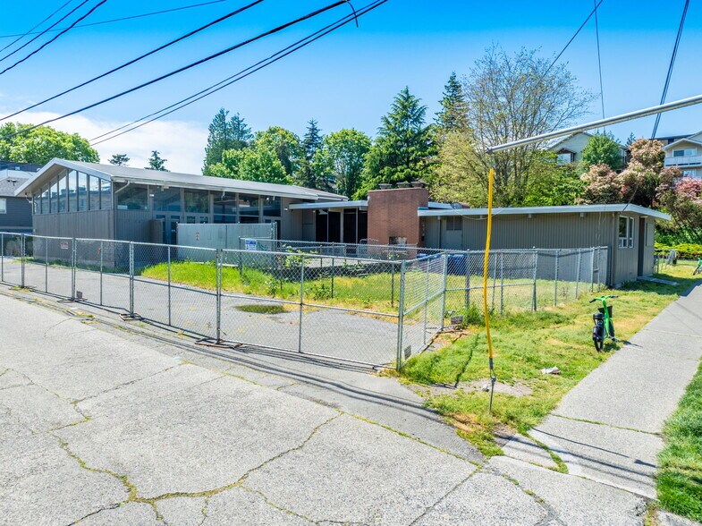 More Photos Of 4800 40th Ave SW, Seattle Freestanding For Lease
