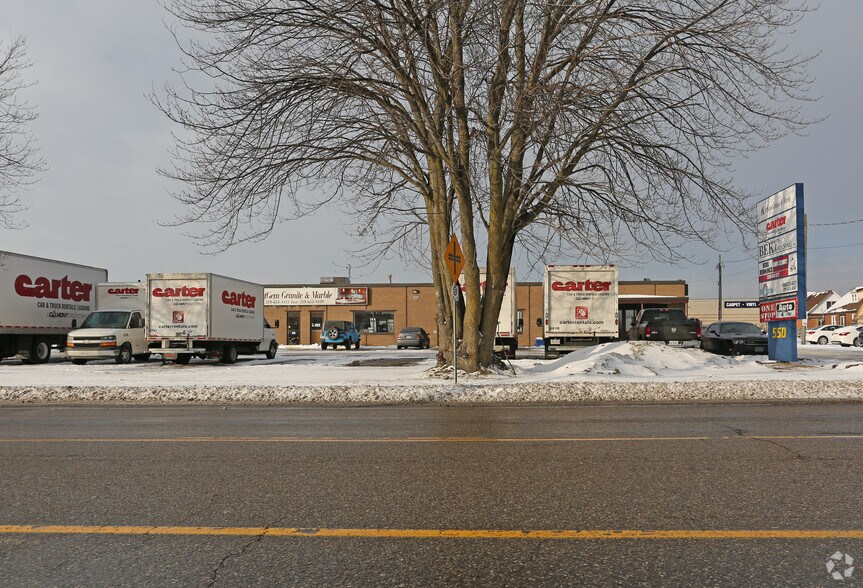 More Photos Of 550 Industrial Rd, Cambridge Auto Repair For Sale