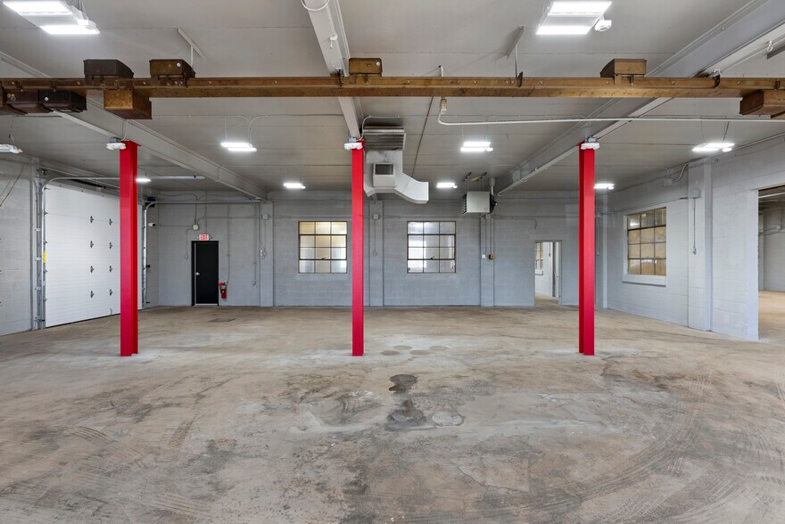 More Photos Of 5 Webb St, Windsor Locks Manufacturing For Lease