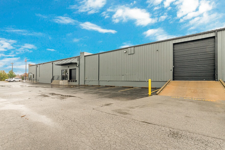 More Photos Of 4676 Jennings Ln, Louisville Warehouse For Lease