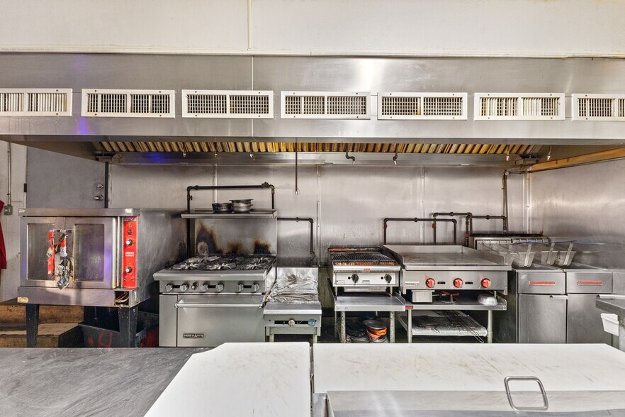 More Photos Of 1615-1623 Acushnet Ave, New Bedford Restaurant For Sale