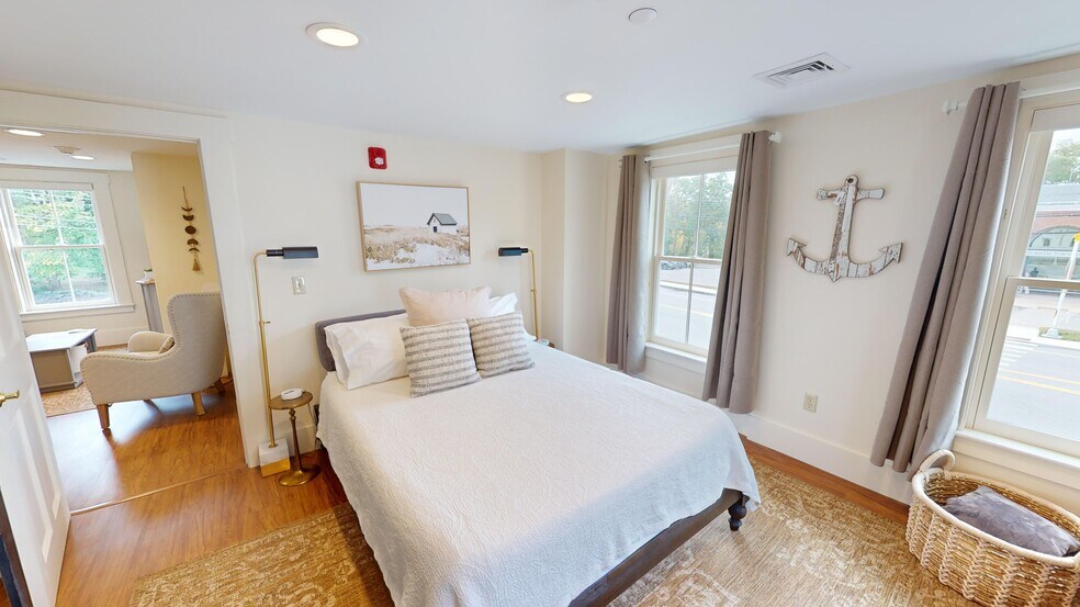 More Photos Of 15 Newmarket Rd, Durham Freestanding For Sale