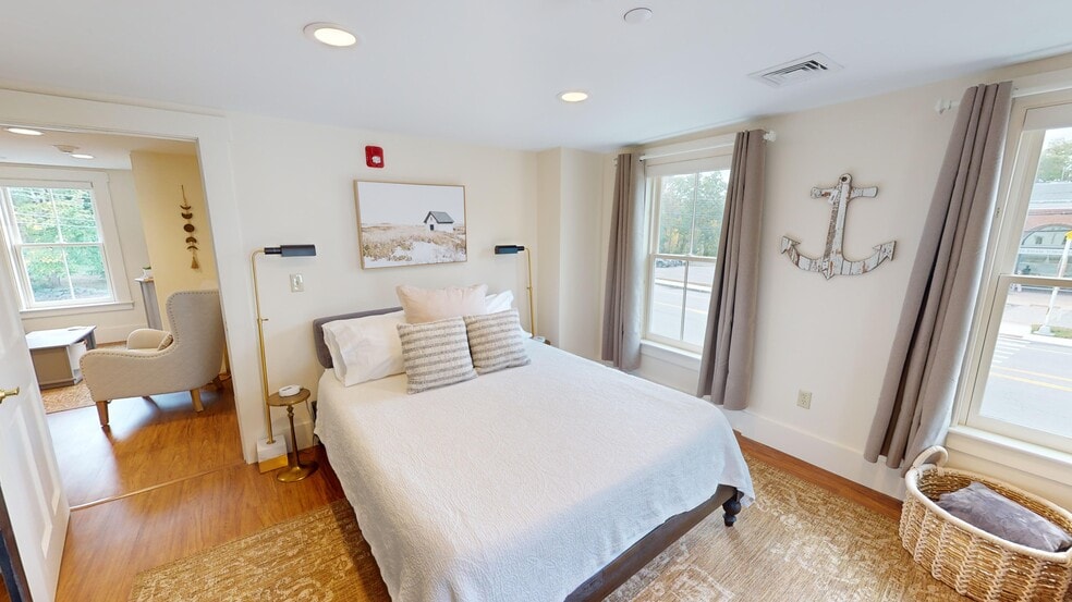 More Photos Of 15 Newmarket Rd, Durham Freestanding For Sale