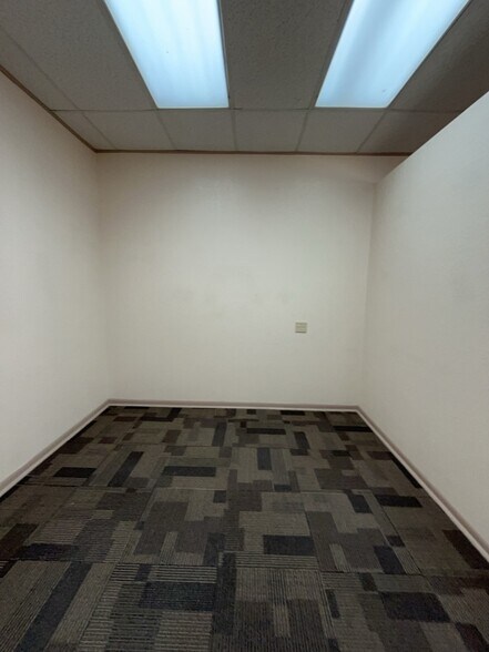 More Photos Of 2237 E Hwy 190, Lampasas Freestanding For Lease