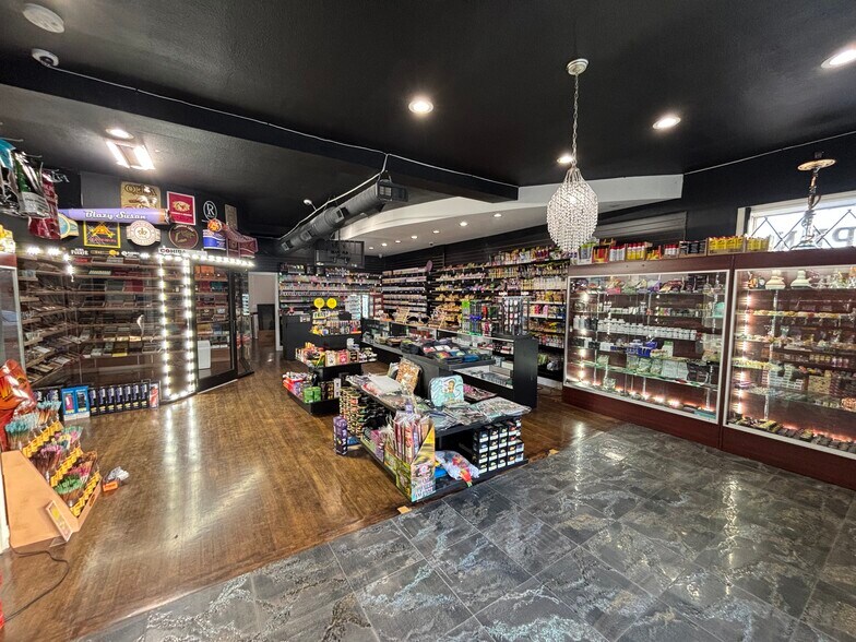 More Photos Of 542-544 Main St, Cromwell Freestanding For Lease