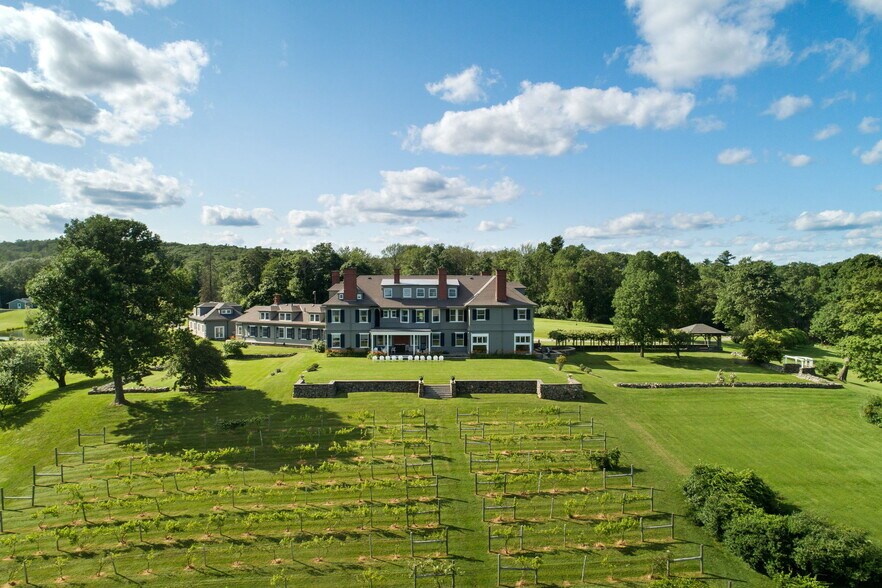 More Photos Of 4 Windmill Hill rd, Dublin Specialty For Sale