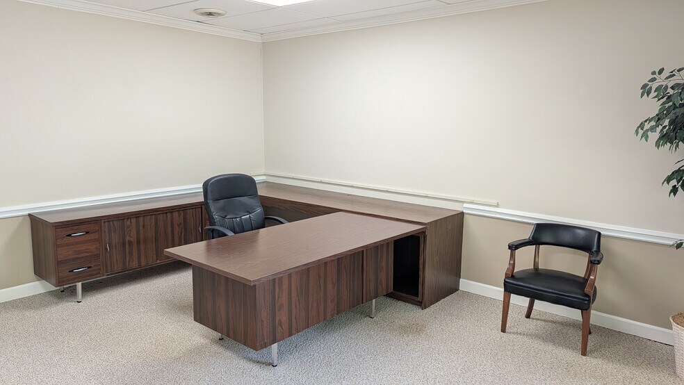 More Photos Of 601 Eastchester Dr, High Point Office For Lease