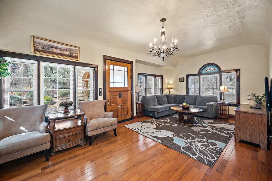 More Photos Of 1929 Woodburn St, Colorado Springs Multifamily For Sale