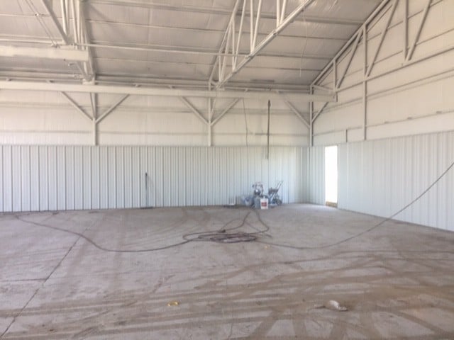 More Photos Of 925 Linco Rd, Longview Flex For Lease
