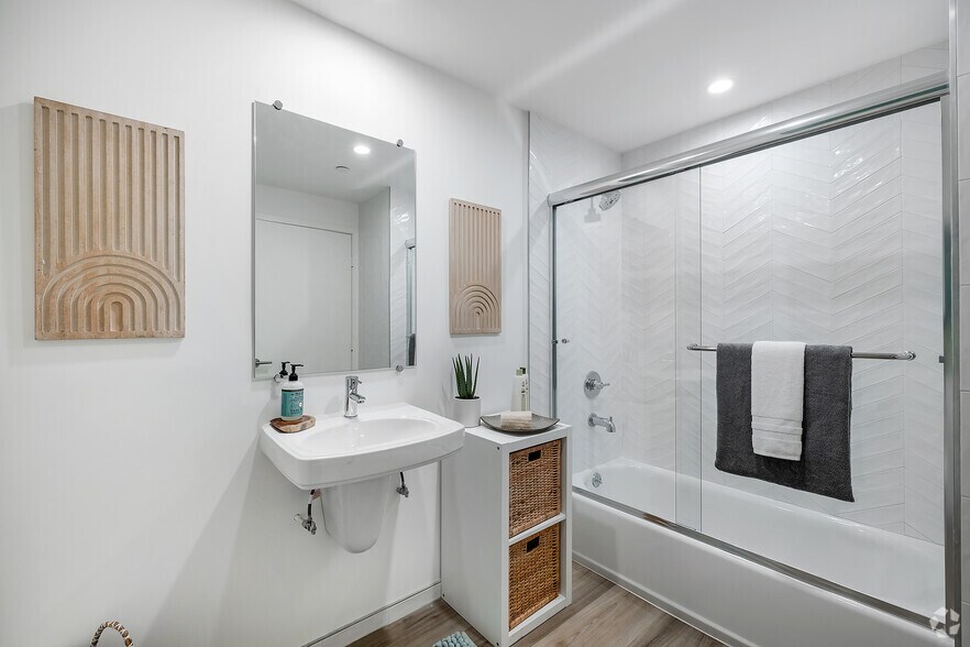 More Photos Of 951 Ogden Ave, Los Angeles Apartments For Lease