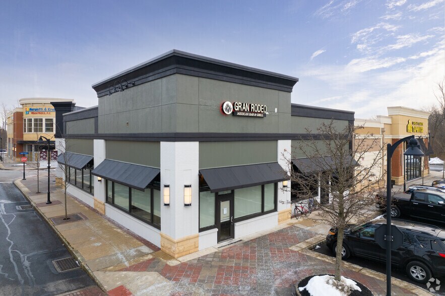 More Photos Of 1581-1593 Main St, Warrington Unknown For Lease