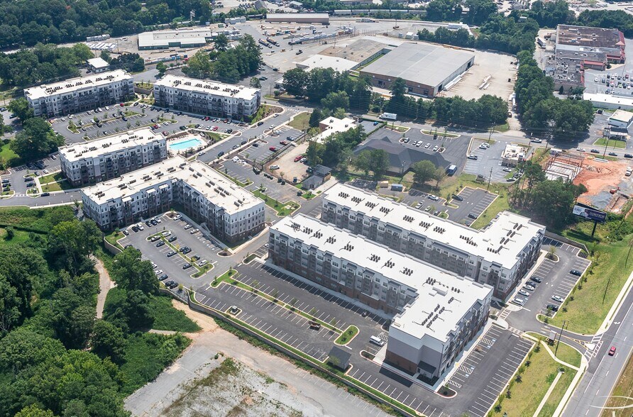More Photos Of 2555 Cobb Pky, Kennesaw Apartments For Lease