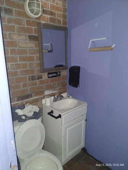 More Photos Of 6920-6928 Clark St, Hudson Restaurant For Sale