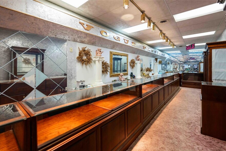 More Photos Of 407 Central Ave, Great Falls Storefront For Sale