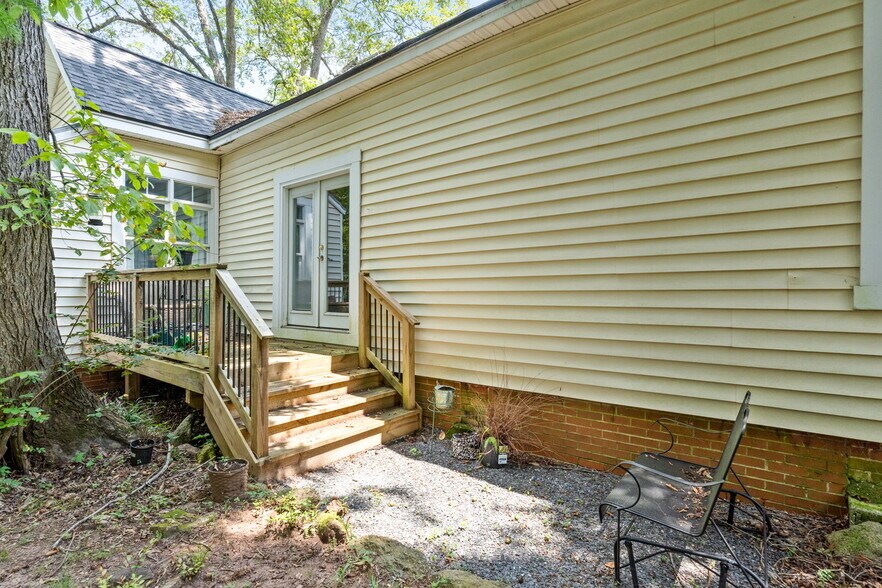 More Photos Of 171 Jackson St, Zebulon Flex For Sale