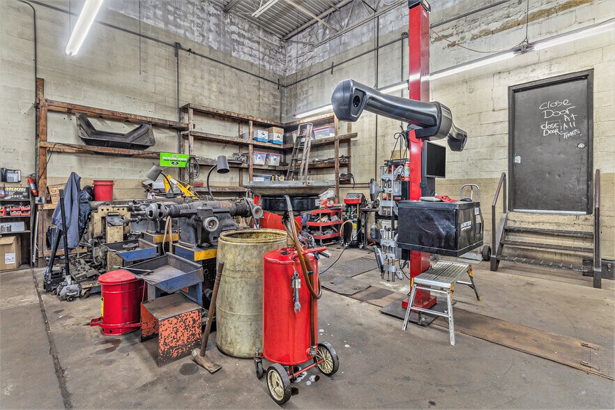 More Photos Of G4112 S Dort Hwy, Burton Auto Repair For Sale