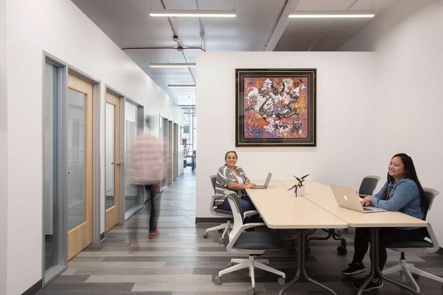 More Photos Of 309 Pine Ave, Long Beach Coworking Space