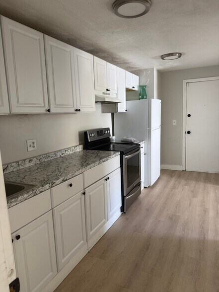 More Photos Of 7-20 Hy-Sil Ave, Chelsea Apartments For Sale
