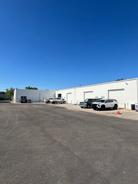 More Photos Of 5265-5272 Tractor Rd, Toledo Unknown For Lease