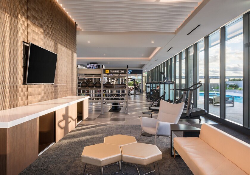 More Photos Of 1200 S Figueroa St, Los Angeles Apartments For Lease