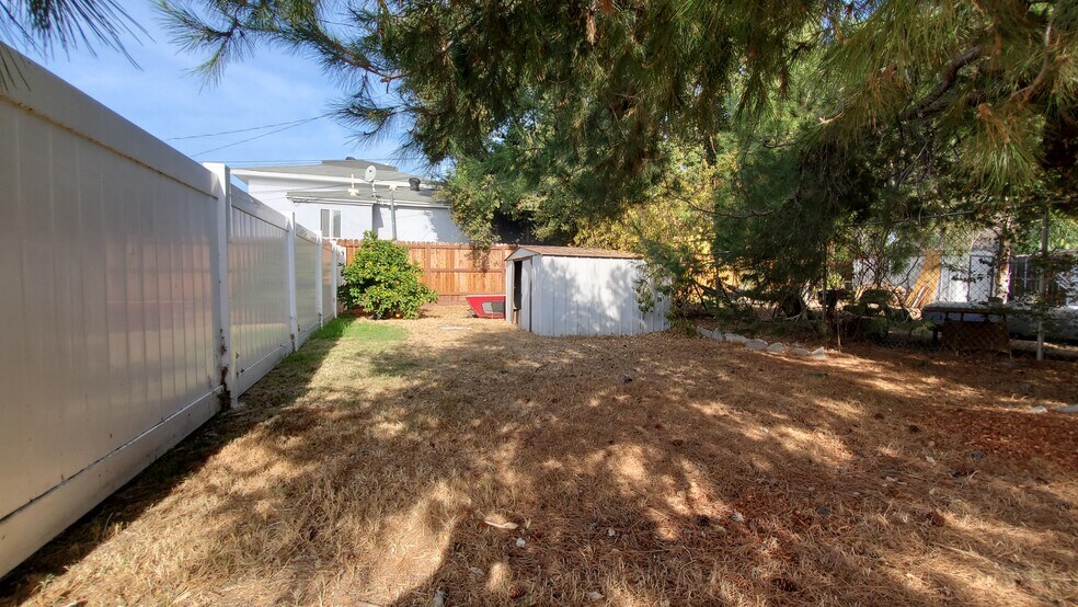 More Photos Of 1736 N Sierra Bonita Ave, Pasadena Land For Sale