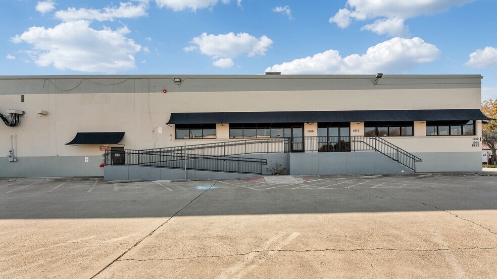 More Photos Of 1901-1923 Windsor Pl, Fort Worth Warehouse For Sale