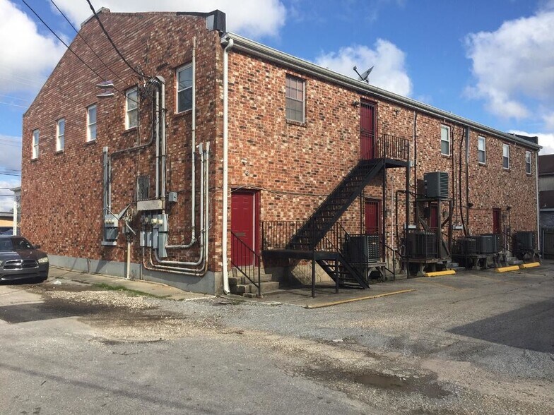 More Photos Of 4701 Downman Rd, New Orleans Bar For Lease