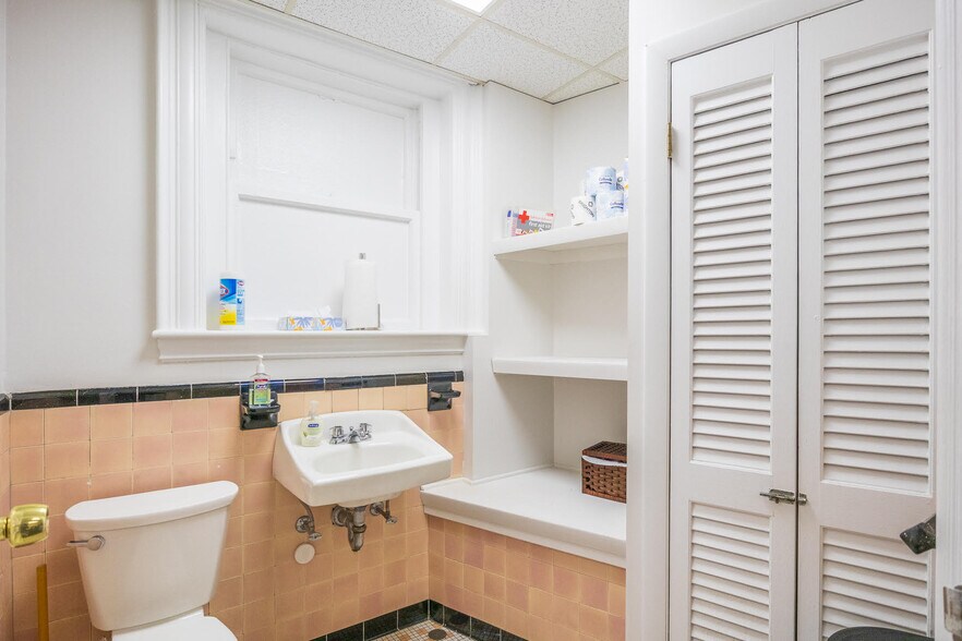 More Photos Of 229-235 Harvard St, Brookline Loft Creative Space For Lease