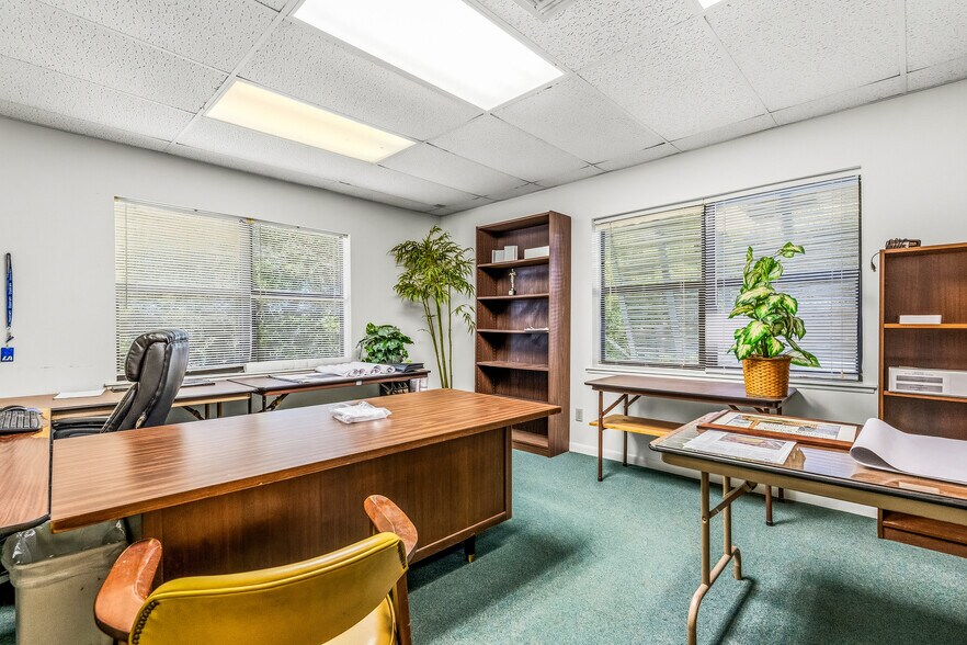 More Photos Of 1708 21st St, Vero Beach Office For Sale