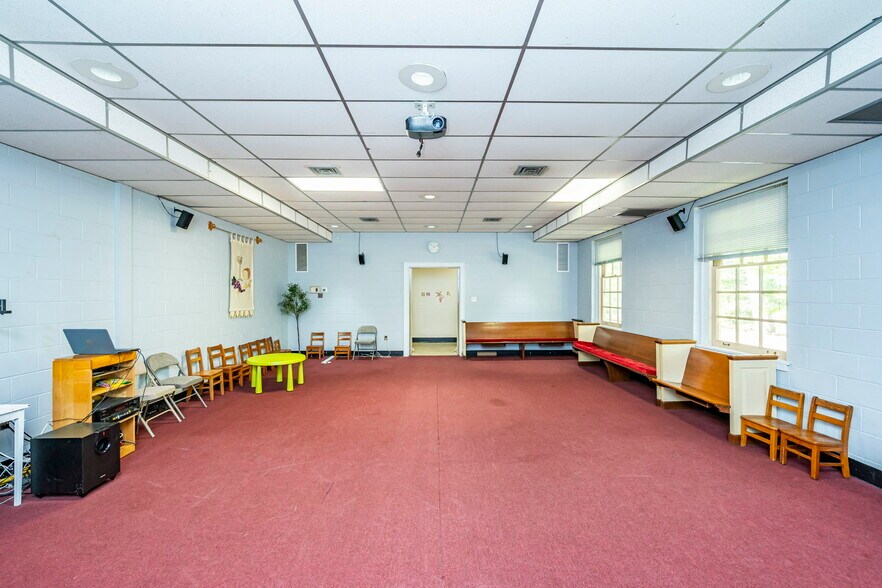 More Photos Of 7740 Cherokee Rd, Richmond Religious Facility For Sale