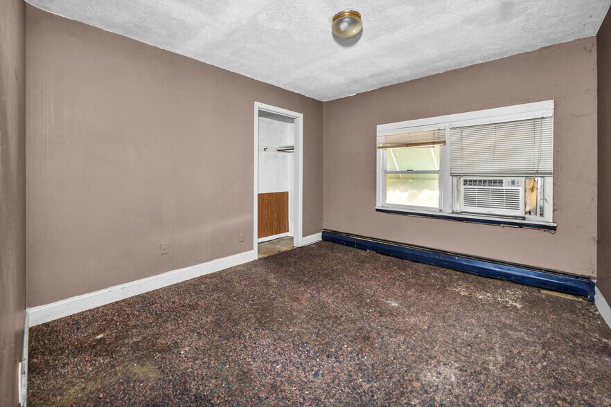 More Photos Of 6318 Lorain Ave, Cleveland Loft Creative Space For Sale