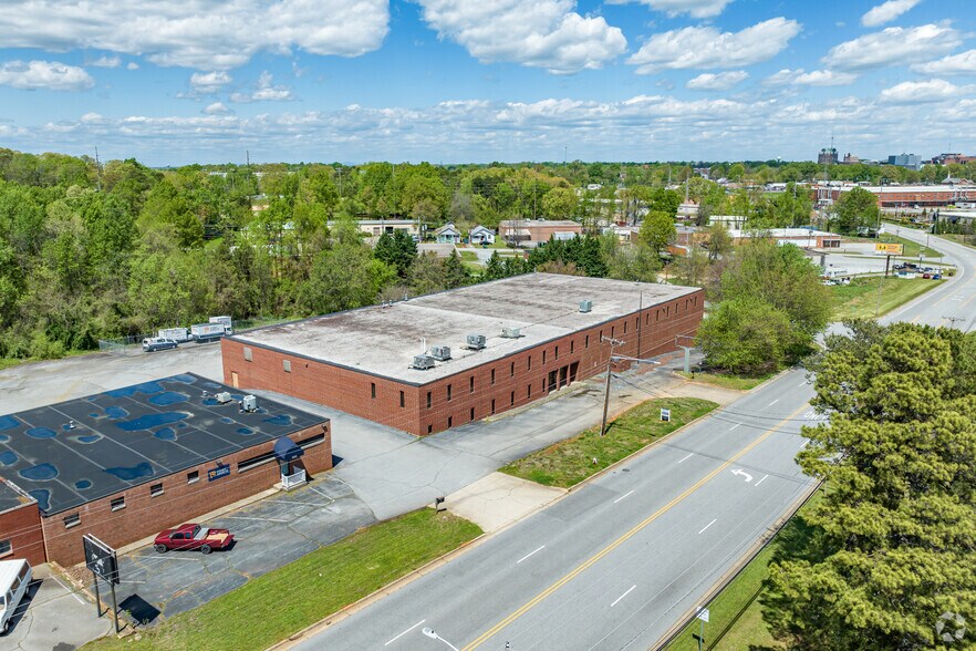 More Photos Of 1920 W Green Dr, High Point Warehouse For Lease