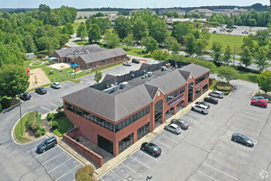 More Photos Of 4045 Premier Dr, High Point Office For Lease