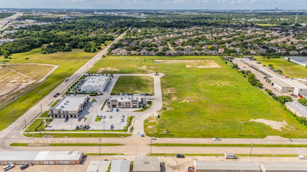 More Photos Of 1121 Grand Oak Blvd, League City Land For Sale