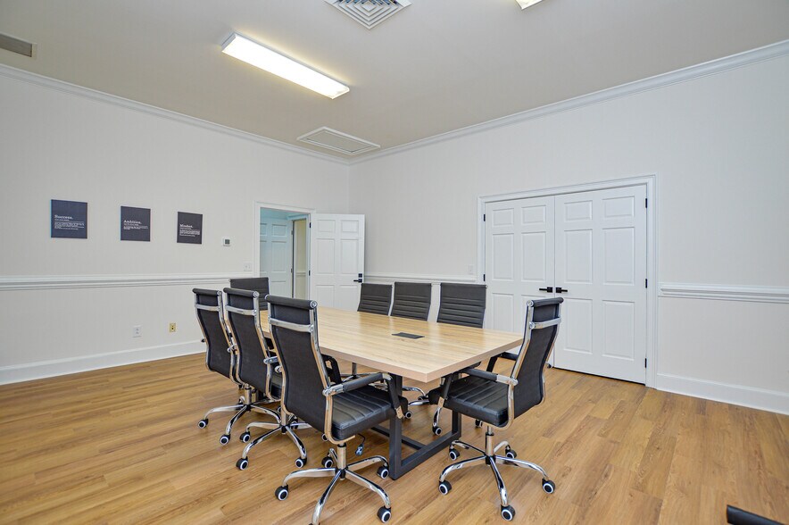 More Photos Of 21000 Torrence Chapel Rd, Cornelius Office Residential For Lease
