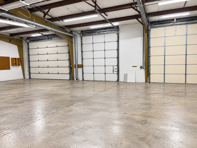 More Photos Of 21407 Great Mills Rd, Lexington Park Warehouse For Lease