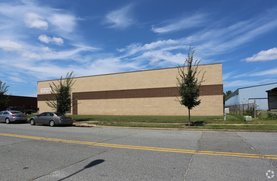 More Photos Of 6820-6832 Distribution Dr, Beltsville Warehouse For Lease