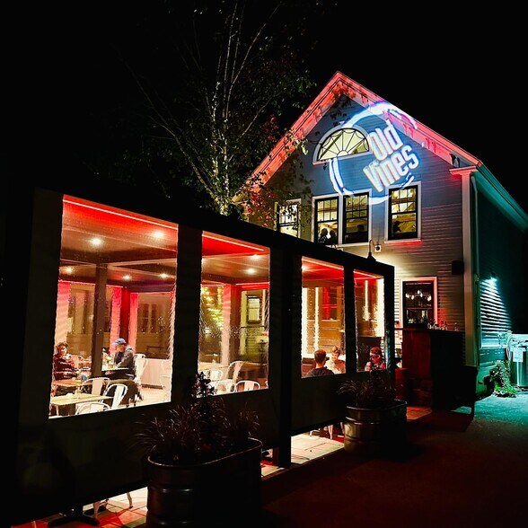 More Photos Of 173 Port Rd, Kennebunk Freestanding For Sale