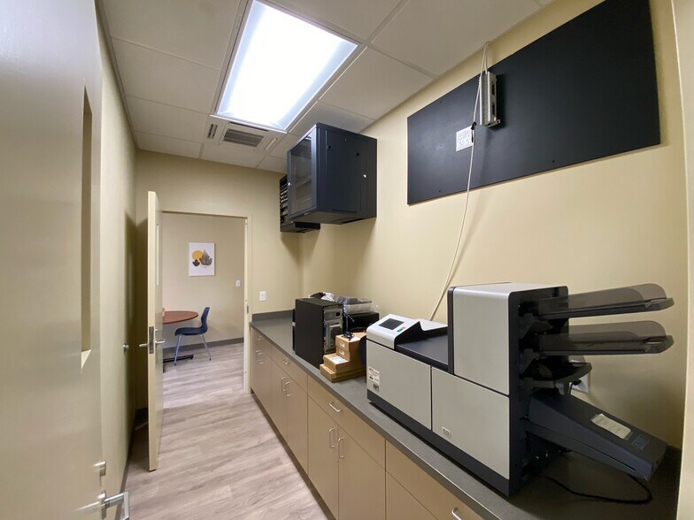 More Photos Of 11623 Philadelphia Rd, White Marsh Medical For Lease