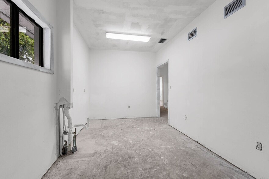 More Photos Of 2306 Lee Rd, Winter Park Medical For Lease