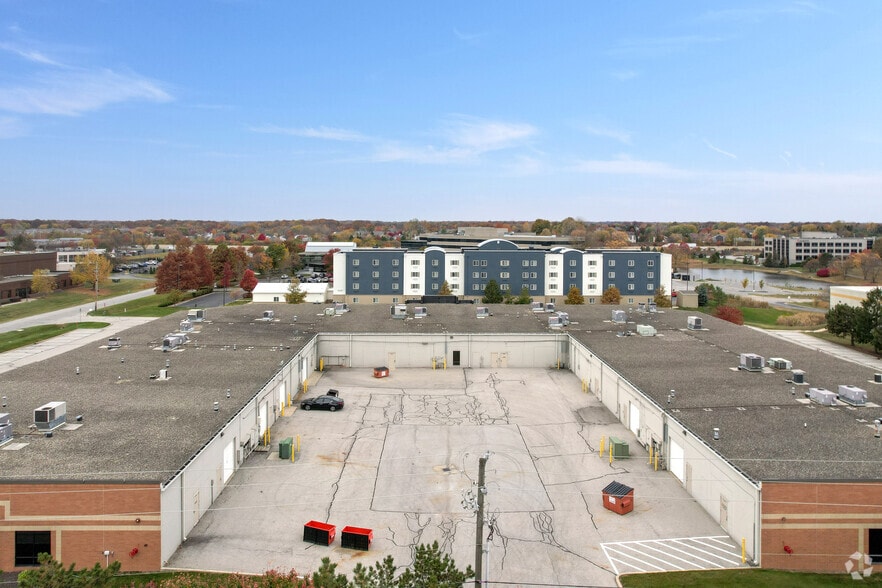 More Photos Of 5804-5856 W 74th St, Indianapolis Light Manufacturing For Lease