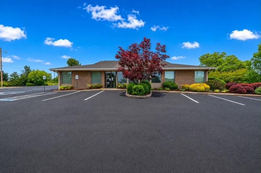 Primary Photo Of 822 Broad St, Kingsport Medical For Lease