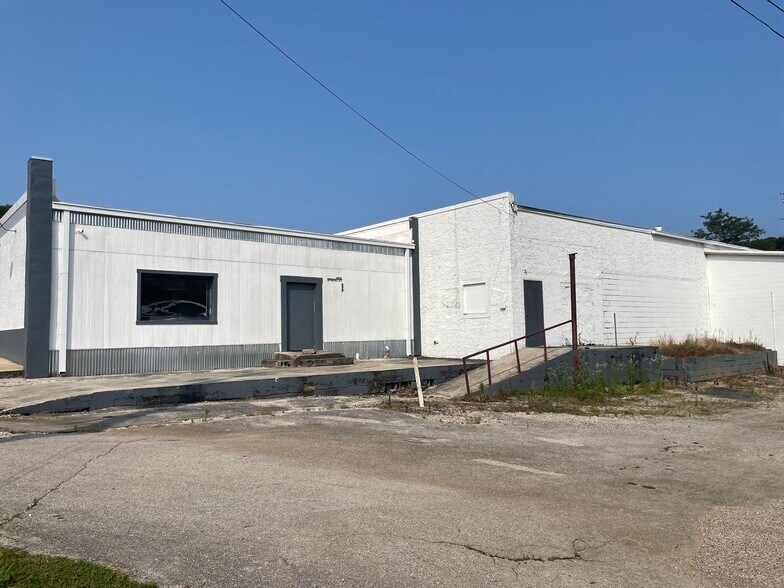 More Photos Of 4099 Spring st, Pinson Showroom For Sale